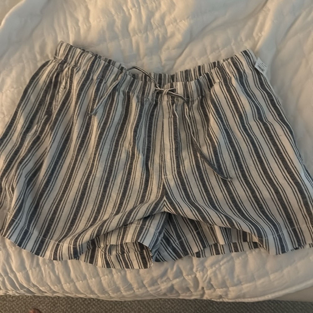NWT GAP Factory Striped Linen-Blend Pull On Shorts.